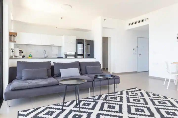 Oַ&O Group- Luxury Apt Tower Best Sea View Bat Yam Exteriör bild