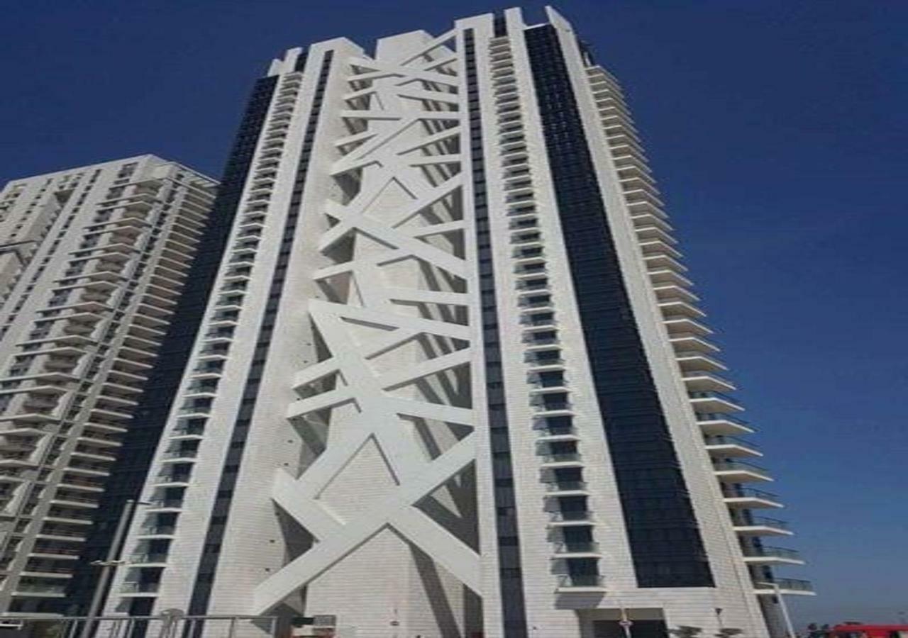 Oַ&O Group- Luxury Apt Tower Best Sea View Bat Yam Exteriör bild