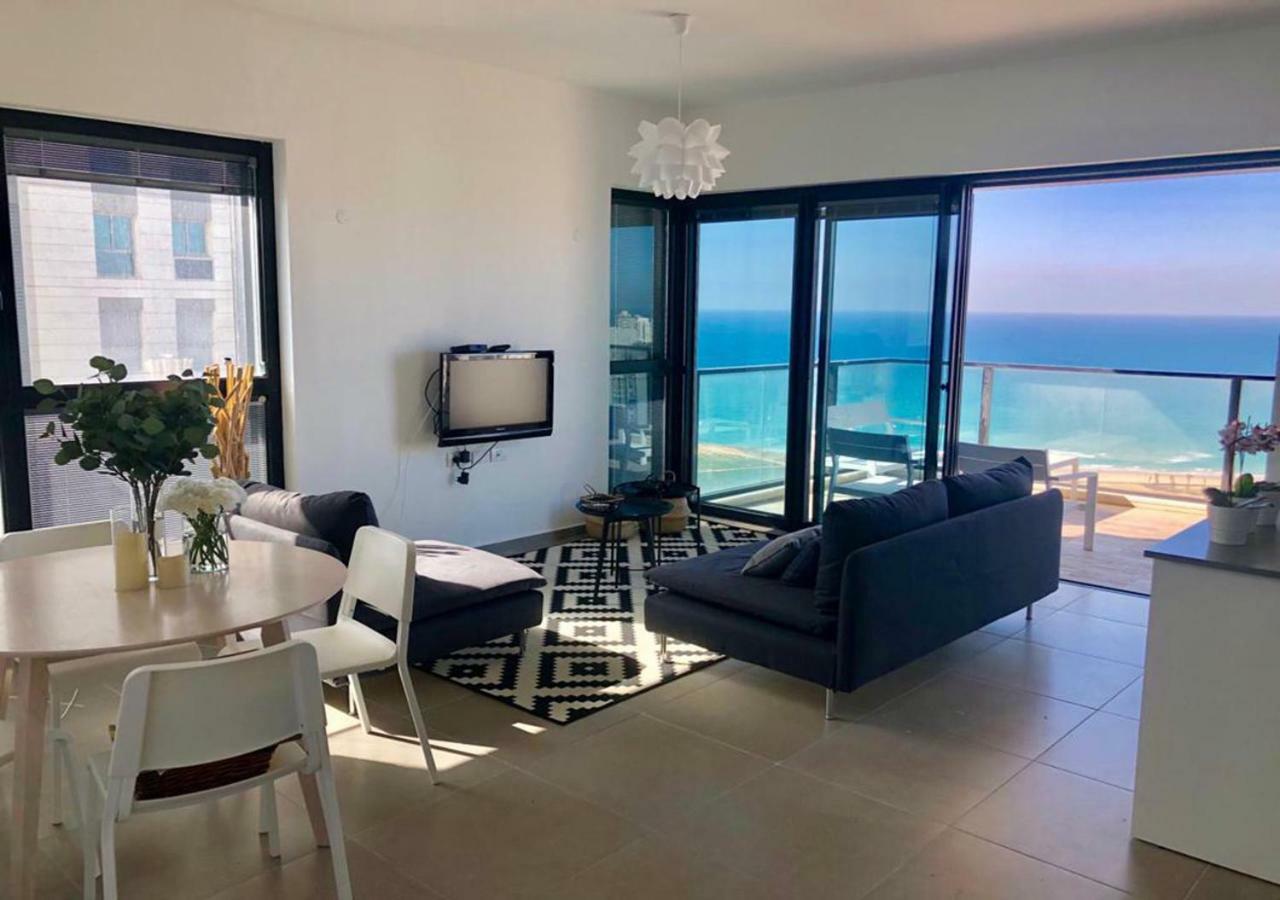 Oַ&O Group- Luxury Apt Tower Best Sea View Bat Yam Exteriör bild