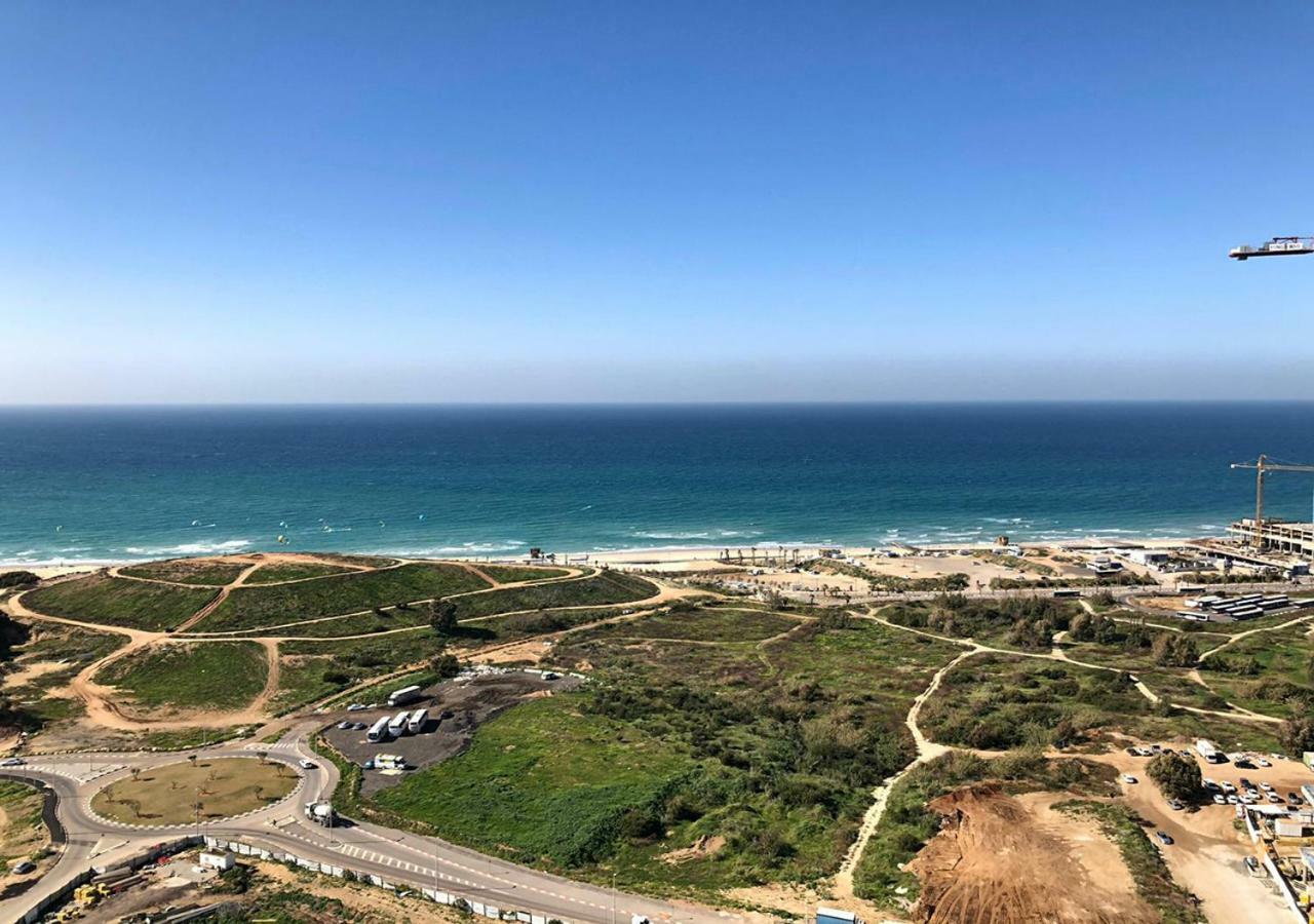 Oַ&O Group- Luxury Apt Tower Best Sea View Bat Yam Exteriör bild